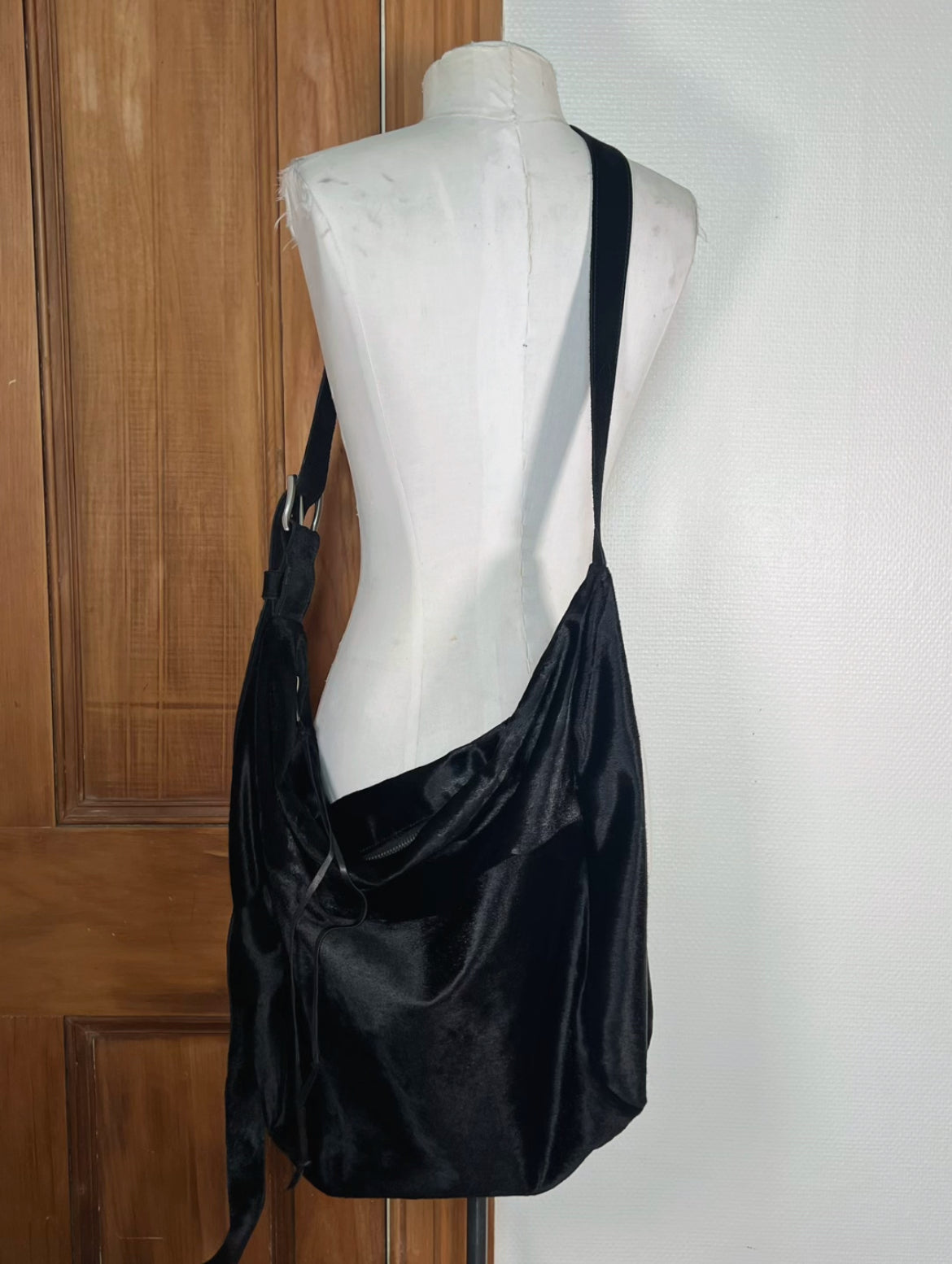 Chinese Calf Skin : V2 crossbody