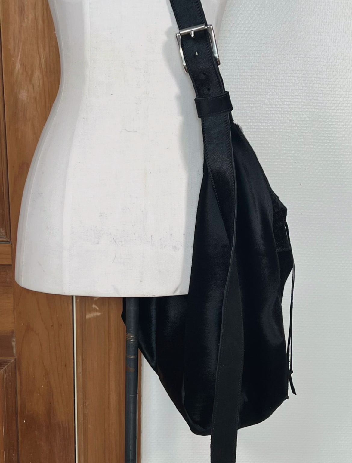 Chinese Calf Skin : V2 crossbody