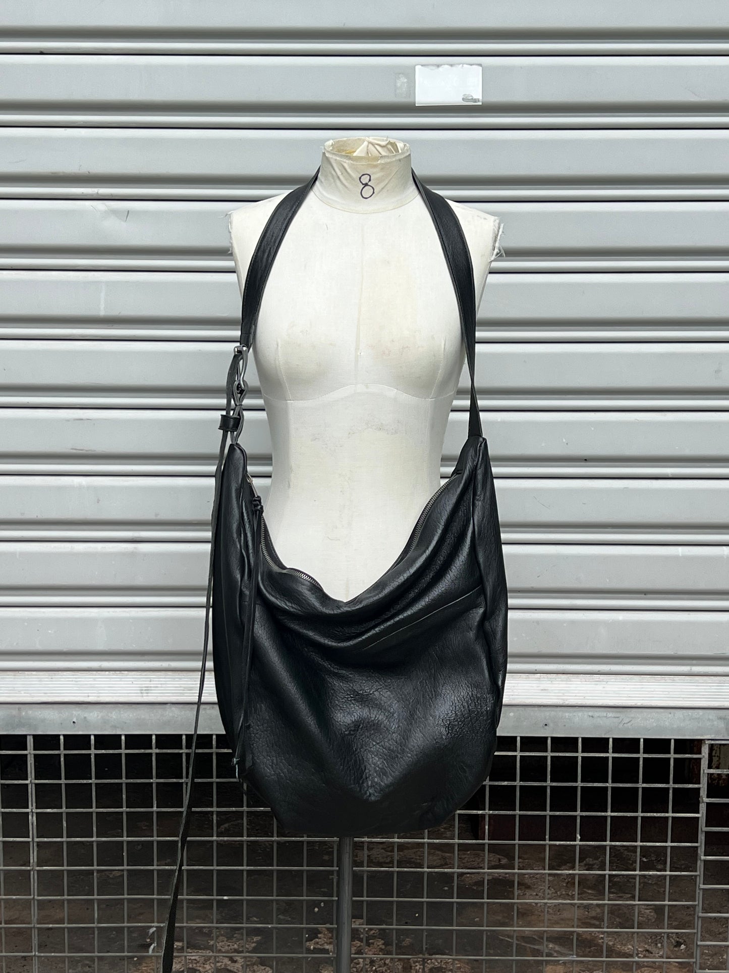 Lambskin : V2 crossbody